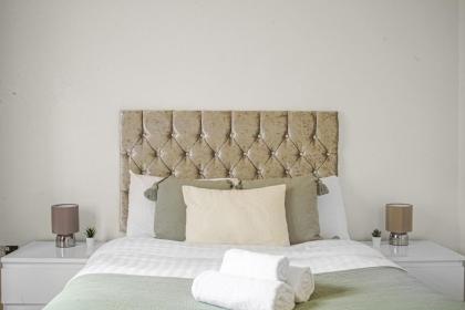 Paddington Station - City Apartment - image 29