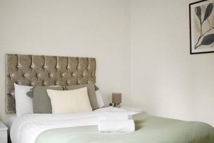 Paddington Station - City Apartment - image 30
