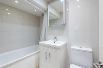 Hampstead Garden Flat-Hosted by Sweetstay - image 24