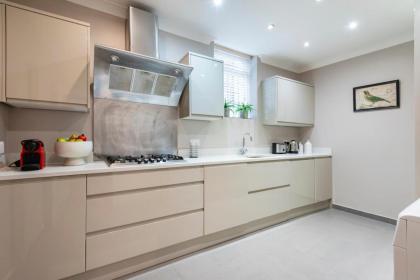 Hampstead Garden Flat-Hosted by Sweetstay - image 29