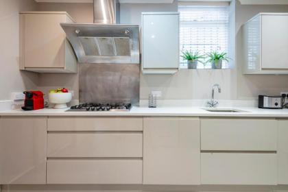 Hampstead Garden Flat-Hosted by Sweetstay - image 30