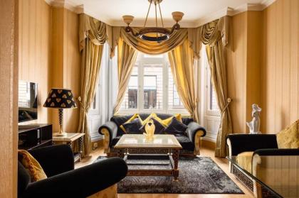 A delightful two bedroom flat next to Harrods London