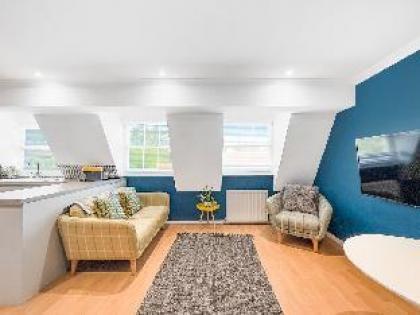 Serene 2BR Retreat in Bishop's Stortford London