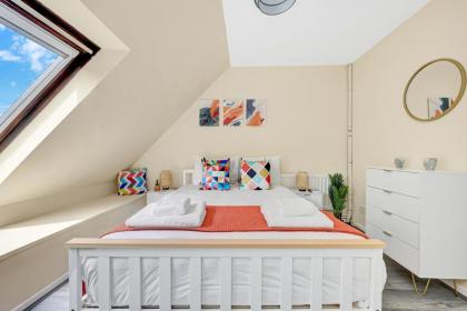 Charming 3 Bedroom House near Canary Wharf - image 23