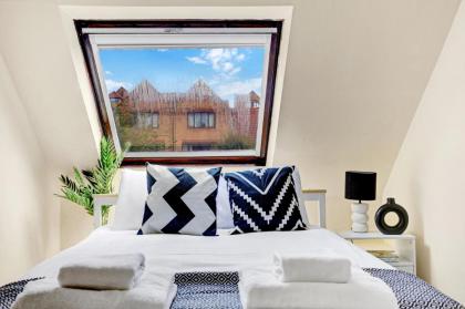 Charming 3 Bedroom House near Canary Wharf - image 28