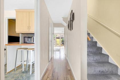 Charming 3 Bedroom House near Canary Wharf - image 30