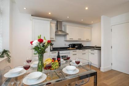 Turnmill Apartments - image 30