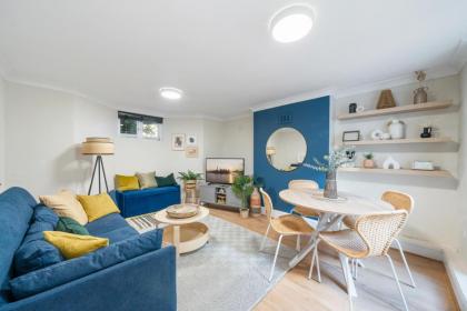 Modern 2 BR near Arsenal Stadium London 