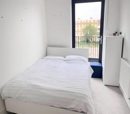 Lovely Charming 2-Bedroom Apartment in Bow London - image 21