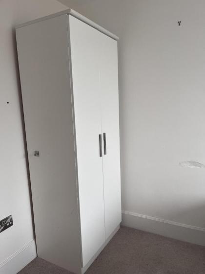 Lovely Charming 2-Bedroom Apartment in Bow London - image 23