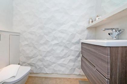 Amazing South Kensington Mews House by UnderTheDoormat - image 21