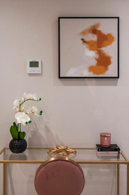 Marble Arch Suite 1-Hosted by Sweetstay - image 26