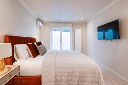 Marble Arch Suite 1-Hosted by Sweetstay - image 28