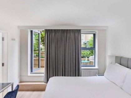 Luxury Serviced Flat With Private Patio Mayfair