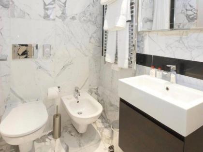 Stunning 1 Bed Luxury Serviced Apt Next To Harrods - image 9