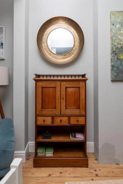 Vibrant 1BD Home with Outdoor Patio - Hammersmith! - image 29