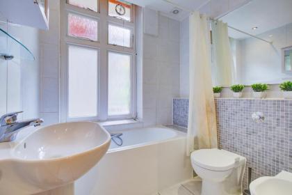 Spacious Homey 3BR Unit in Fitz-George Avenue - image 30