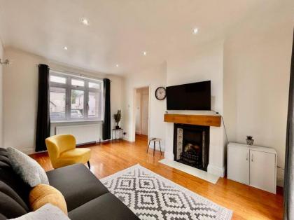 Contractor Leisure Stay in Romford - Free Parking - image 22