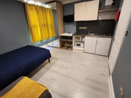 Dodi Apartment - image 21