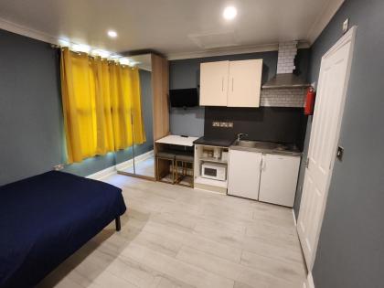 Dodi Apartment - image 22