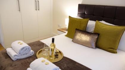 Luxe Airport - Free Parking - image 16