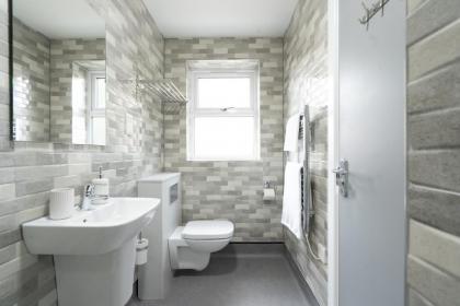 Hotel DC Stratford - image 9
