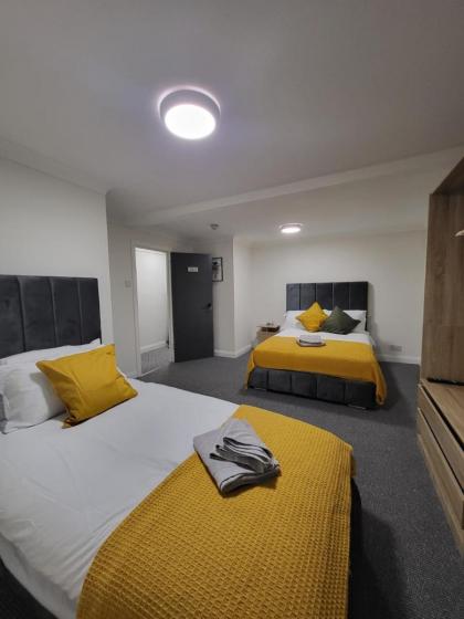Woodford Hotel - image 21
