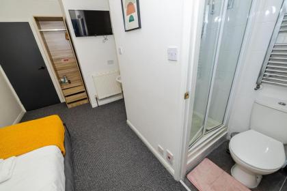 Woodford Hotel - image 22
