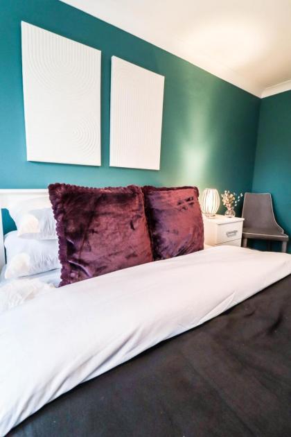 Modern 2BR Flat in the heart of London - image 24