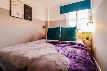 Modern 2BR Flat in the heart of London - image 27