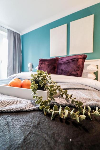 Modern 2BR Flat in the heart of London - image 28