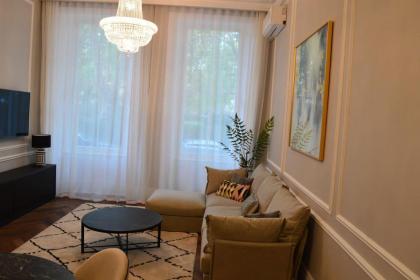 Stunning 2 Bedroom Apartment in London's Chelsea - image 16