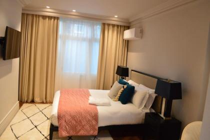 Stunning 2 Bedroom Apartment in London's Chelsea - image 21