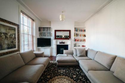 Stylish 2 Bedroom Flat in Camden Town London 