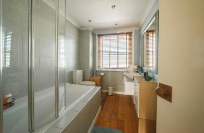 Stylish 2 Bedroom Flat in Camden Town - image 22