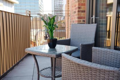 2BR/2Bath Aldgate East Modern Flat with Balcony! - image 25