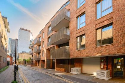 2BR/2Bath Aldgate East Modern Flat with Balcony! - image 26