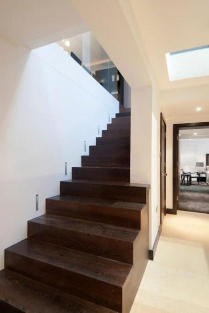 Mayfair Penthouse with Rooftop facing Hyde Park - image 22