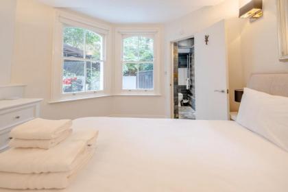 Gorgeous 2BD Flat with Patio - South Kensington! - image 28