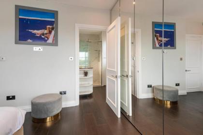 Luxury 2 bed in front of Museums - image 24