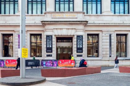 Luxury 2 bed in front of Museums - image 28