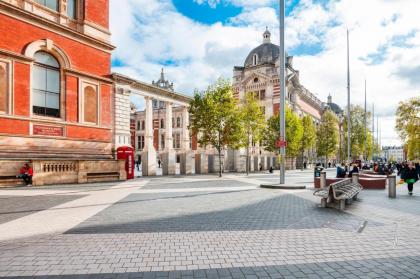 Luxury 2 bed in front of Museums - image 29