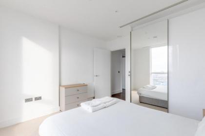 Chic 1BD Flat wViews of the Shard - South Quay! - image 24