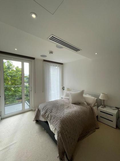 Chic 1BD Flat by the River Thames - Fulham! London