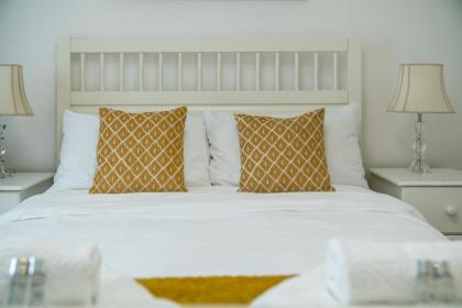 Charming 2Bed Duplex Apartment w/parking - image 14
