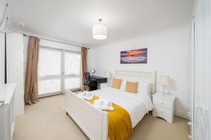 Charming 2Bed Duplex Apartment w/parking - image 22