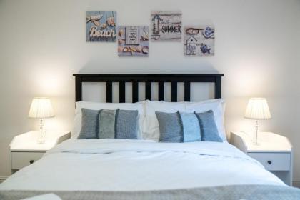 Charming 2Bed Duplex Apartment w/parking - image 23