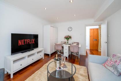 Charming 2Bed Duplex Apartment w/parking - image 28