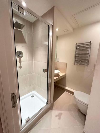 NEW Spacious 2 bedroom Apartment with Balcony - image 22