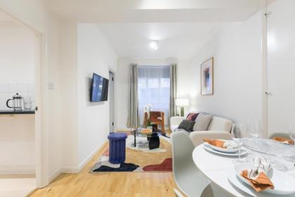 Central London 1 bed apartment - image 4